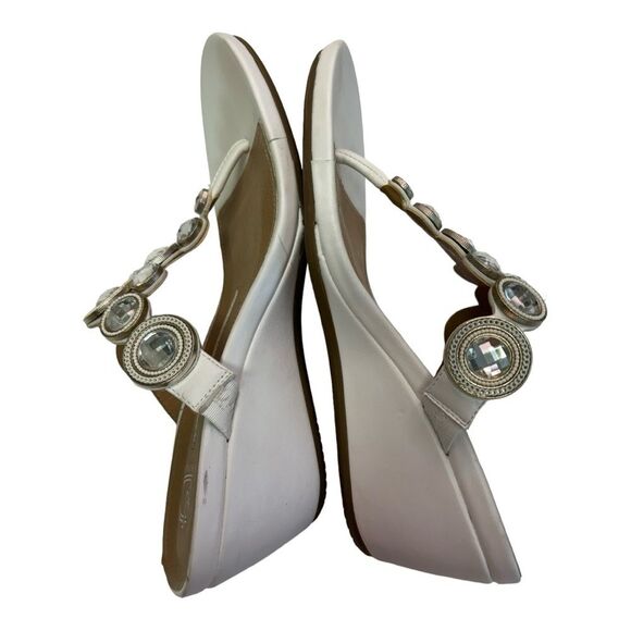 New Direction White Wedge Rhinestone Sandals Thong Strap Embellished - Picture 9 of 15